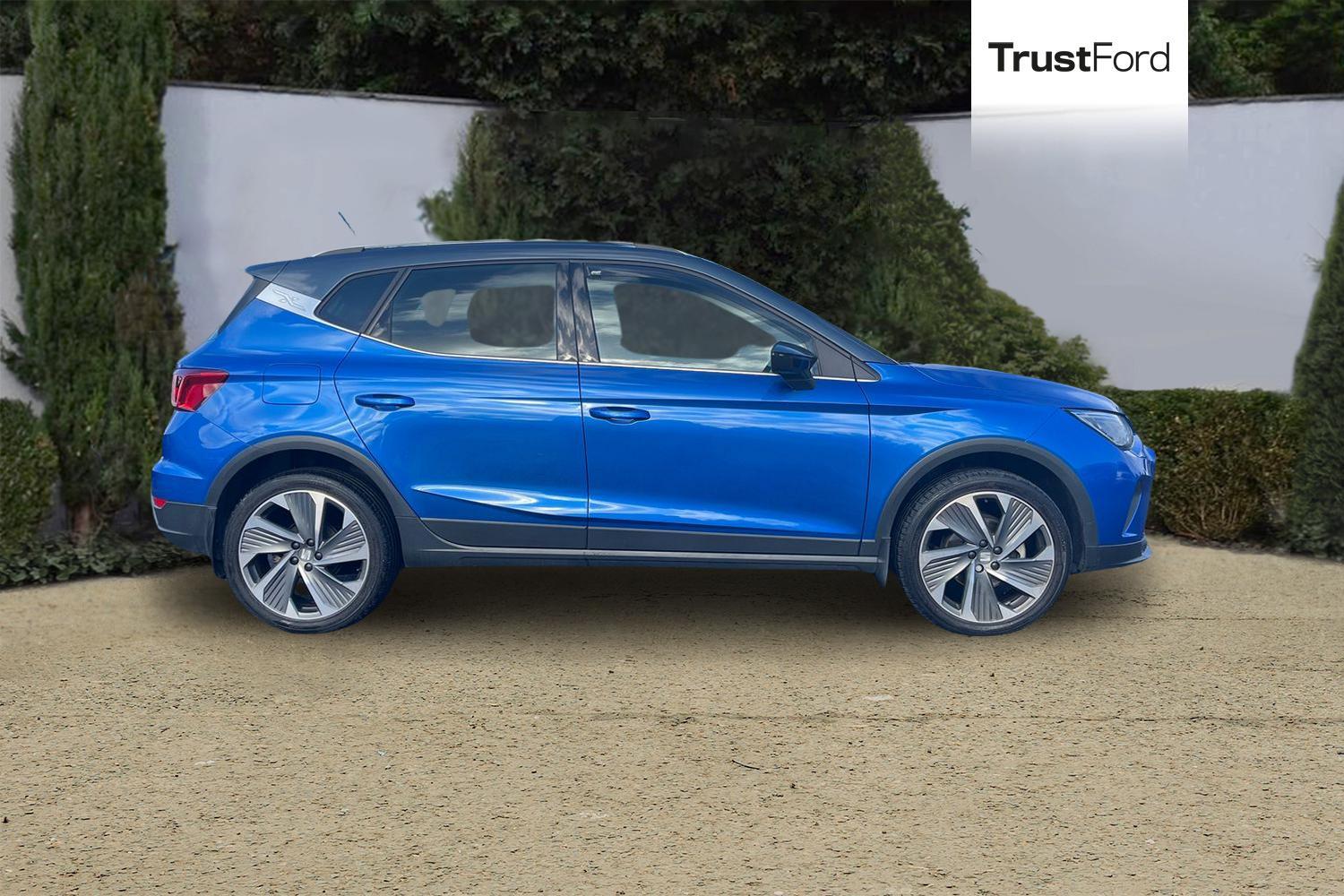 SEAT ARONA Photo 2
