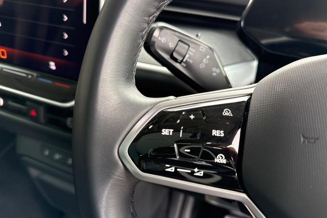 VOLKSWAGEN ID. Buzz Photo 16