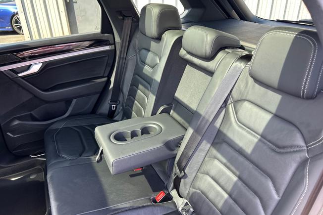 VOLKSWAGEN Touareg Photo 38