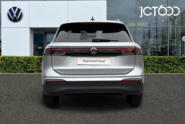 VOLKSWAGEN Tiguan Photo 7