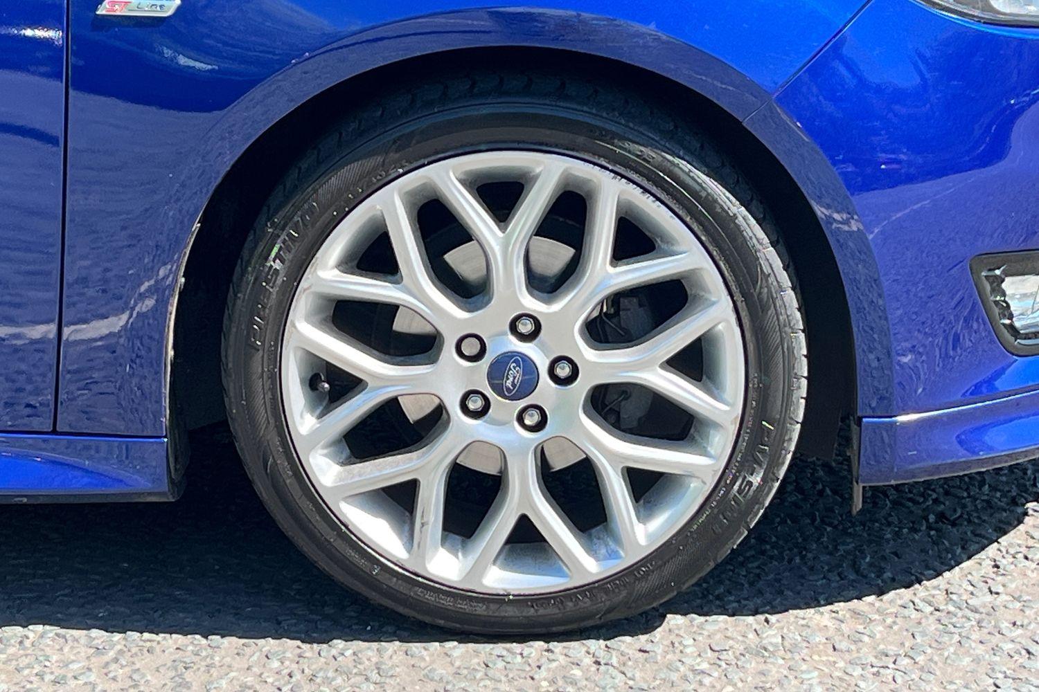 Ford FOCUS Photo 7