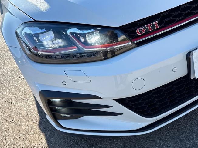 VOLKSWAGEN Golf Photo 30