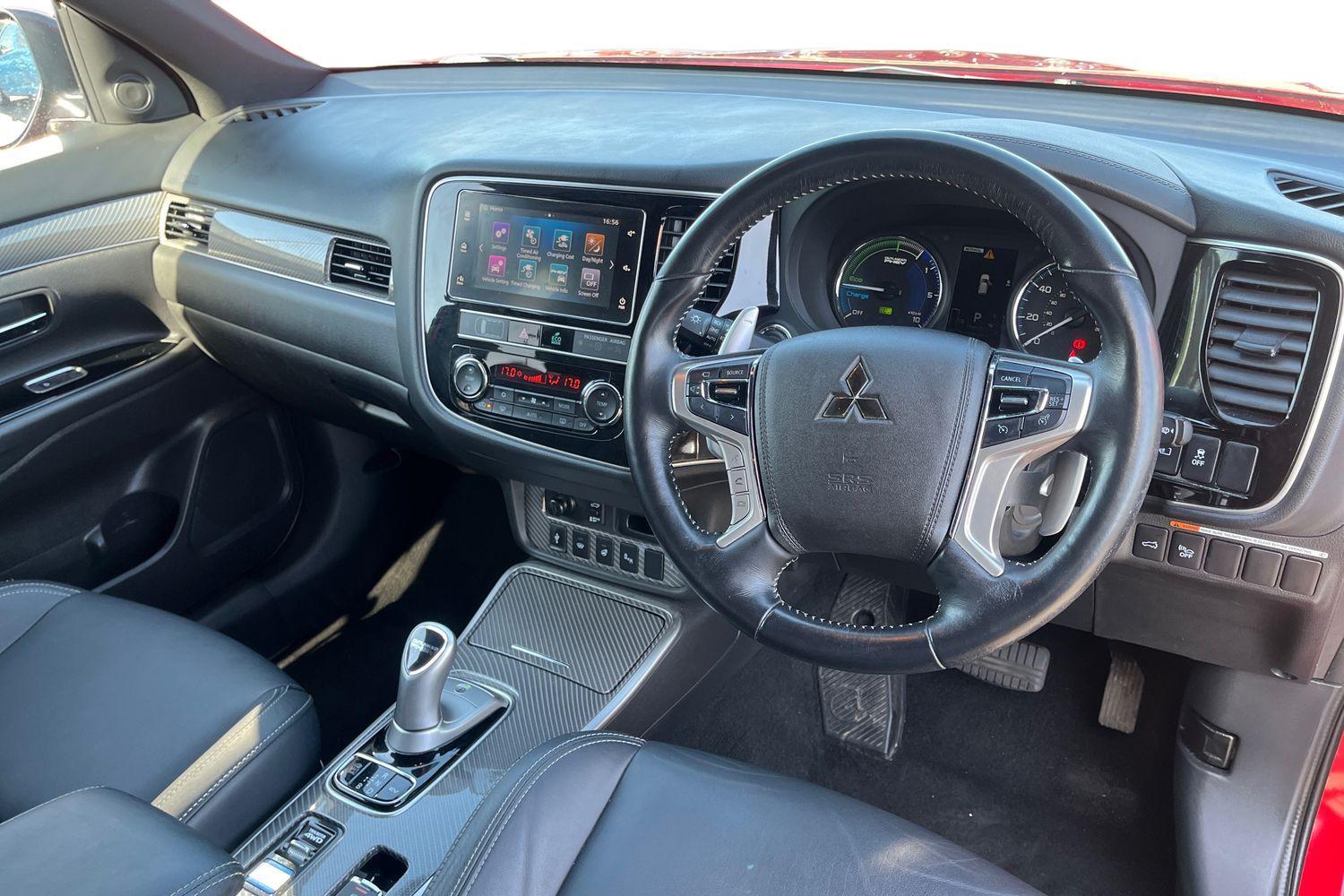 Mitsubishi OUTLANDER Photo 8