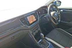VOLKSWAGEN T-Roc Photo 2