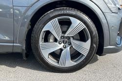 AUDI e-tron Photo 5