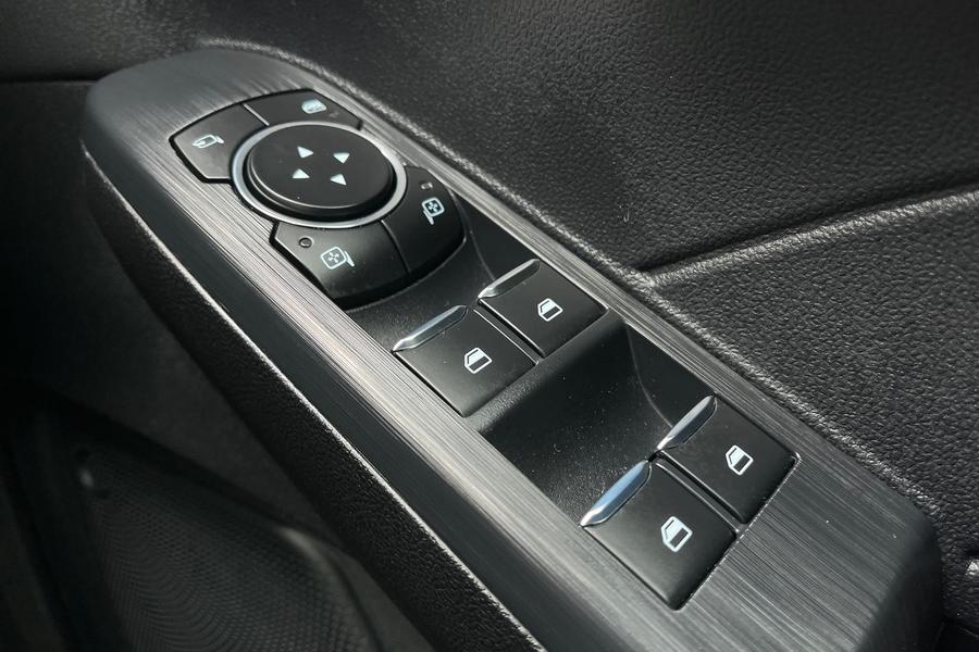 Ford KUGA Photo autoimg-2fdbfec1495b60219322bfff215ff368ed3ebba6.jpg