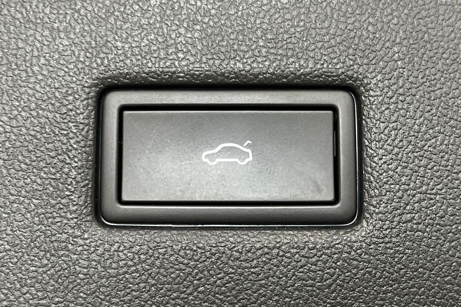 Ford Explorer Photo autoimg-2fdd12b90f8d92d27ceedb4caecdbe60b359cb25.jpg