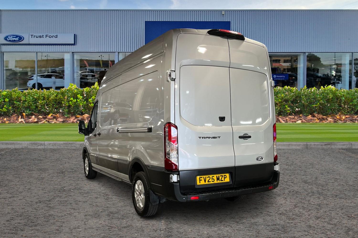 Ford TRANSIT Photo 1