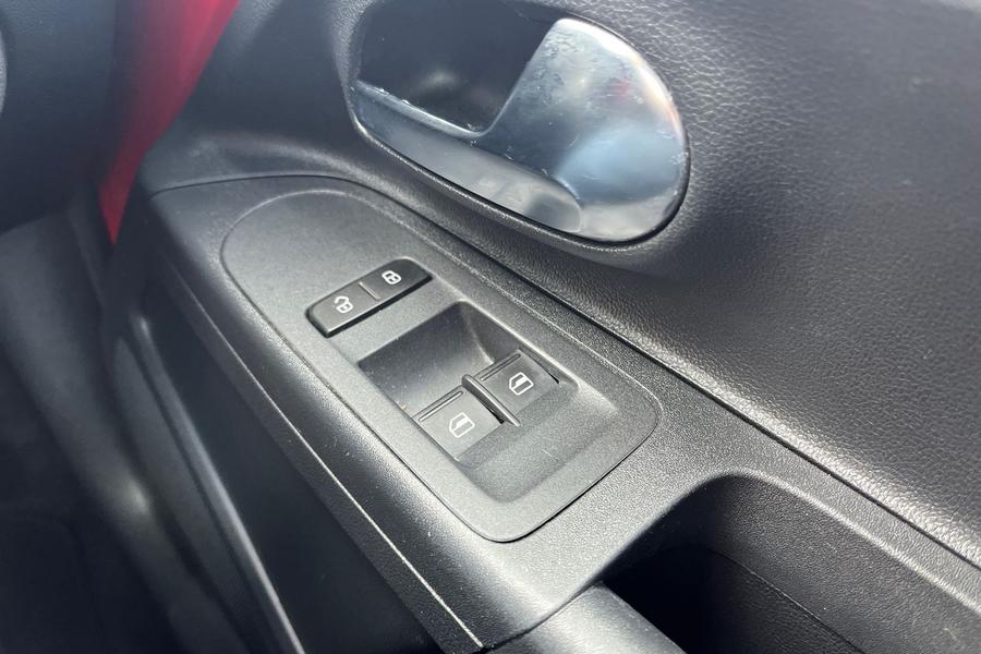 Volkswagen UP Photo autoimg-2fe7711b089600b87219c5b3222200cd9ef32b62.jpg