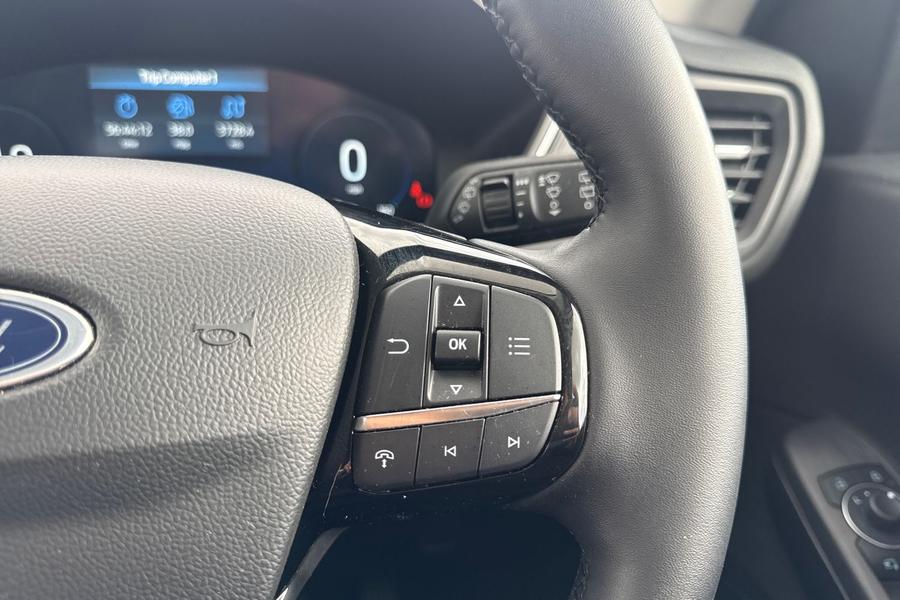 Ford KUGA Photo autoimg-2ff014cc37a9421893d8c085eeda58376b2f073e.jpg