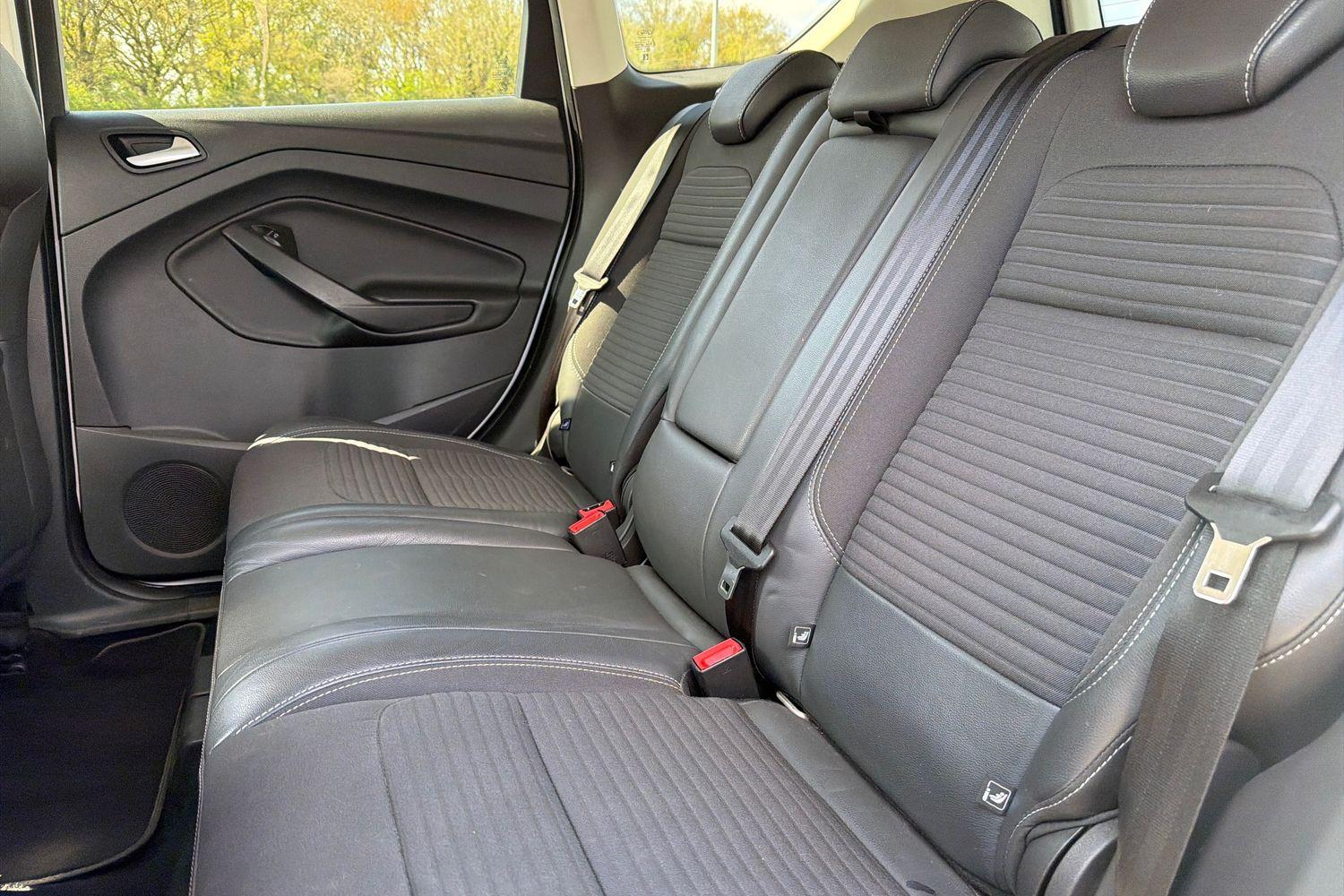 Ford KUGA Photo 19