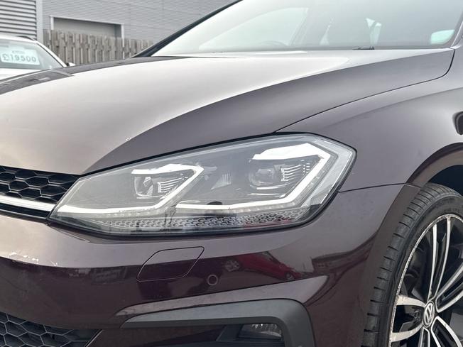 VOLKSWAGEN Golf Photo 19
