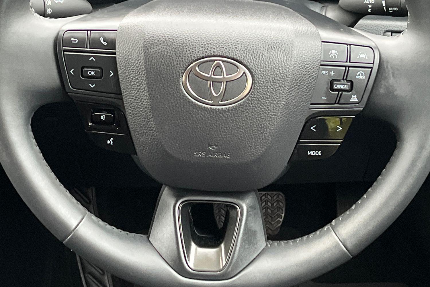 Toyota C-HR Photo 11