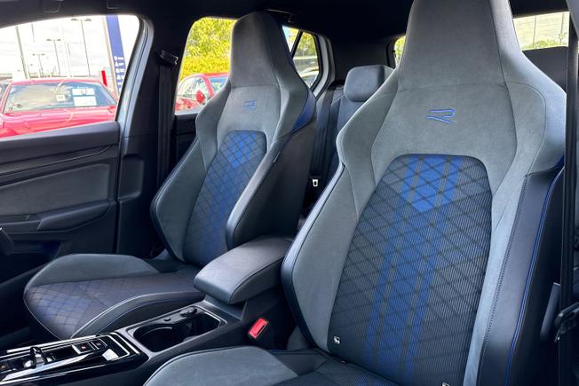 Volkswagen Golf Photo 22