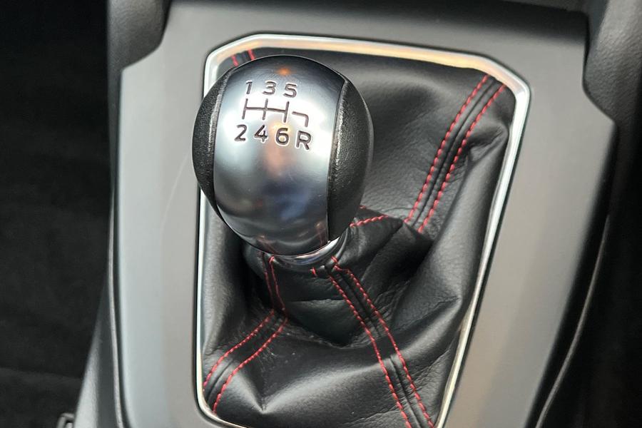 Ford FOCUS Photo autoimg-2ff8f84eb31d0e1b9170ee665ea9cb6ab8303a79.jpg