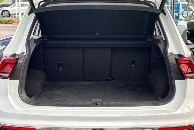 VOLKSWAGEN Tiguan Photo 12