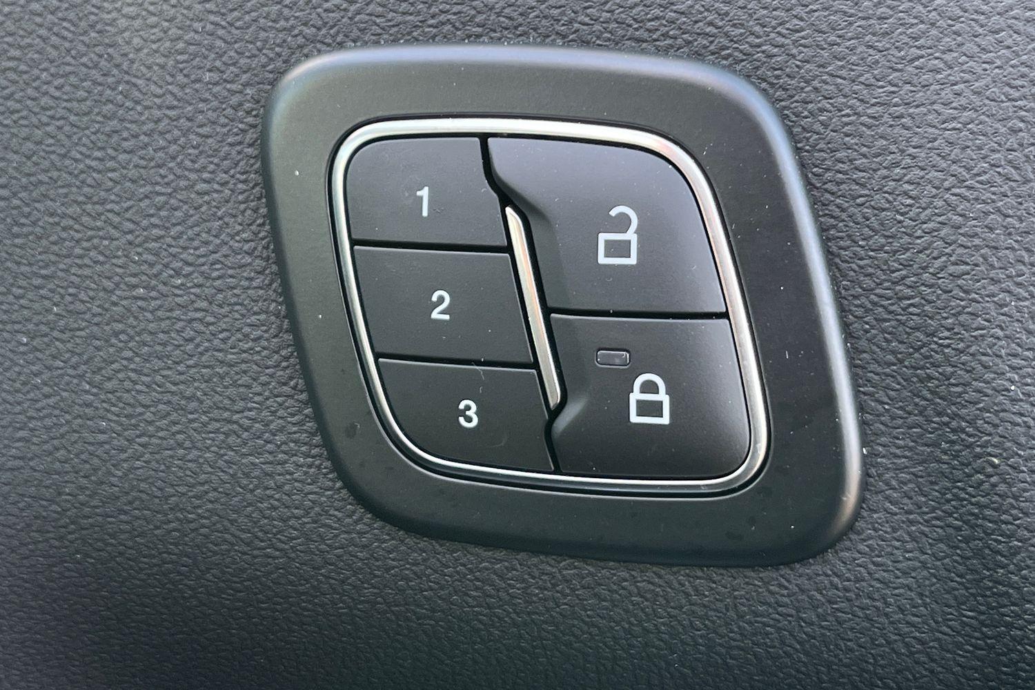 Ford KUGA Photo 24
