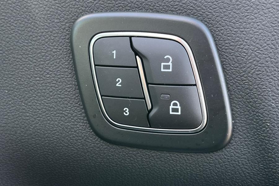 Ford KUGA Photo autoimg-2ff9cb7394ba4f4463cb4c59e4199e63808828dc.jpg