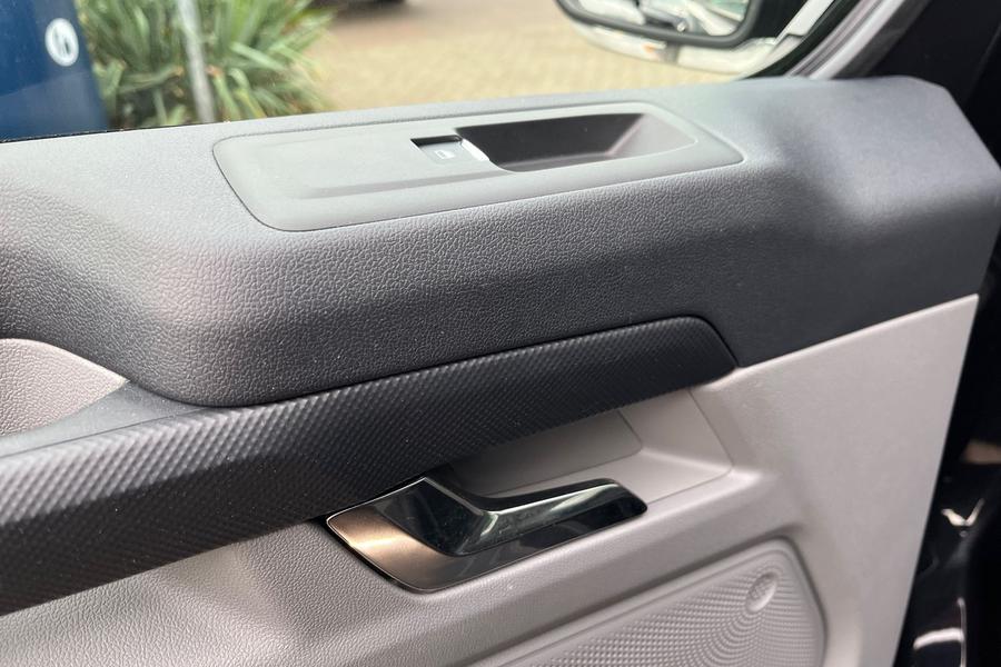 Ford TRANSIT CUSTOM Photo autoimg-2ffb285c9211f558150479039c00f5cac3c2b213.jpg