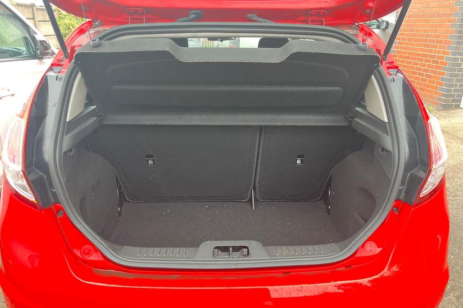 Ford FIESTA Photo autoimg-2ffdefc64672f5e5daf7ee15076947223bb9e95b.jpg