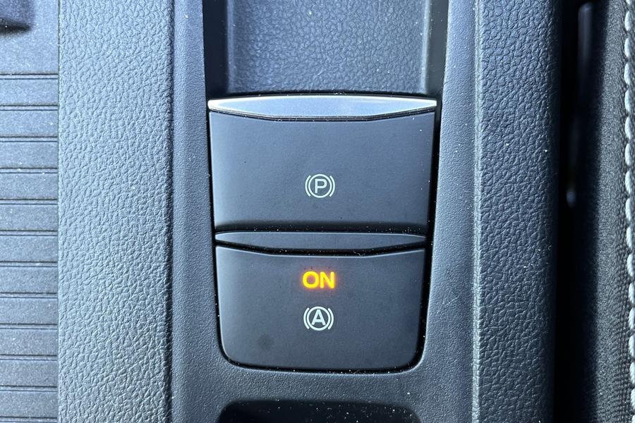 Ford Focus Photo autoimg-300ba8c34c693353350bd9f256ffdfea61d3fbb6.jpg