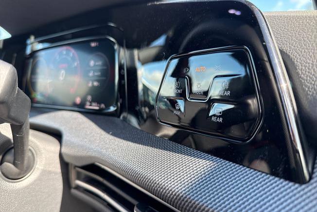 VOLKSWAGEN Golf Photo 26