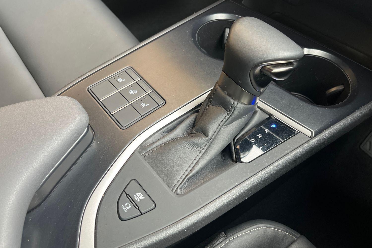 Lexus UX Photo 28
