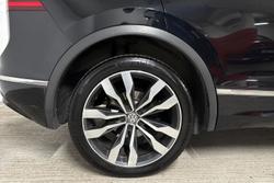 VOLKSWAGEN Tiguan Photo 5
