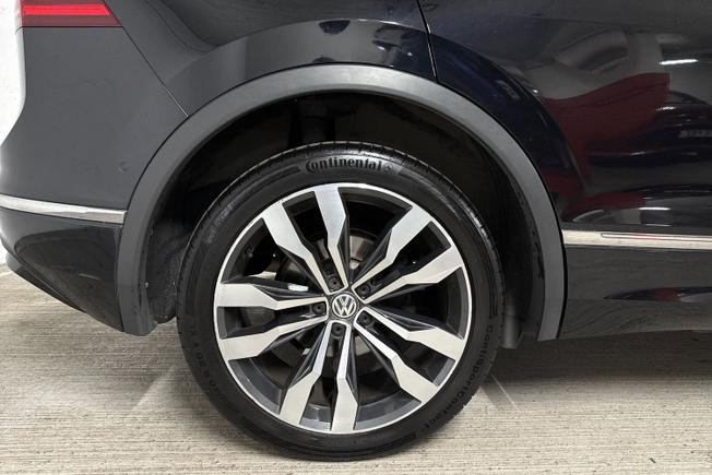 VOLKSWAGEN Tiguan Photo 5