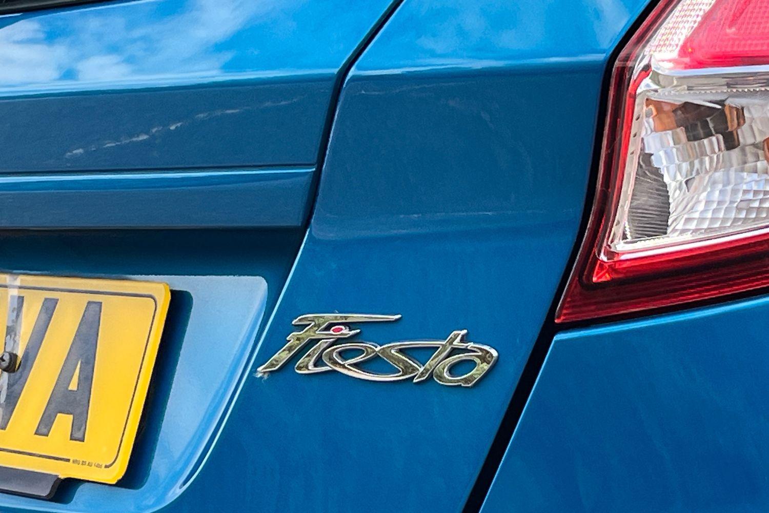 Ford FIESTA Photo 38
