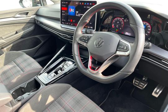 Volkswagen Golf Photo autoimg-301715f6c278b36458c3a05d98cb3759cb0246ff.jpg