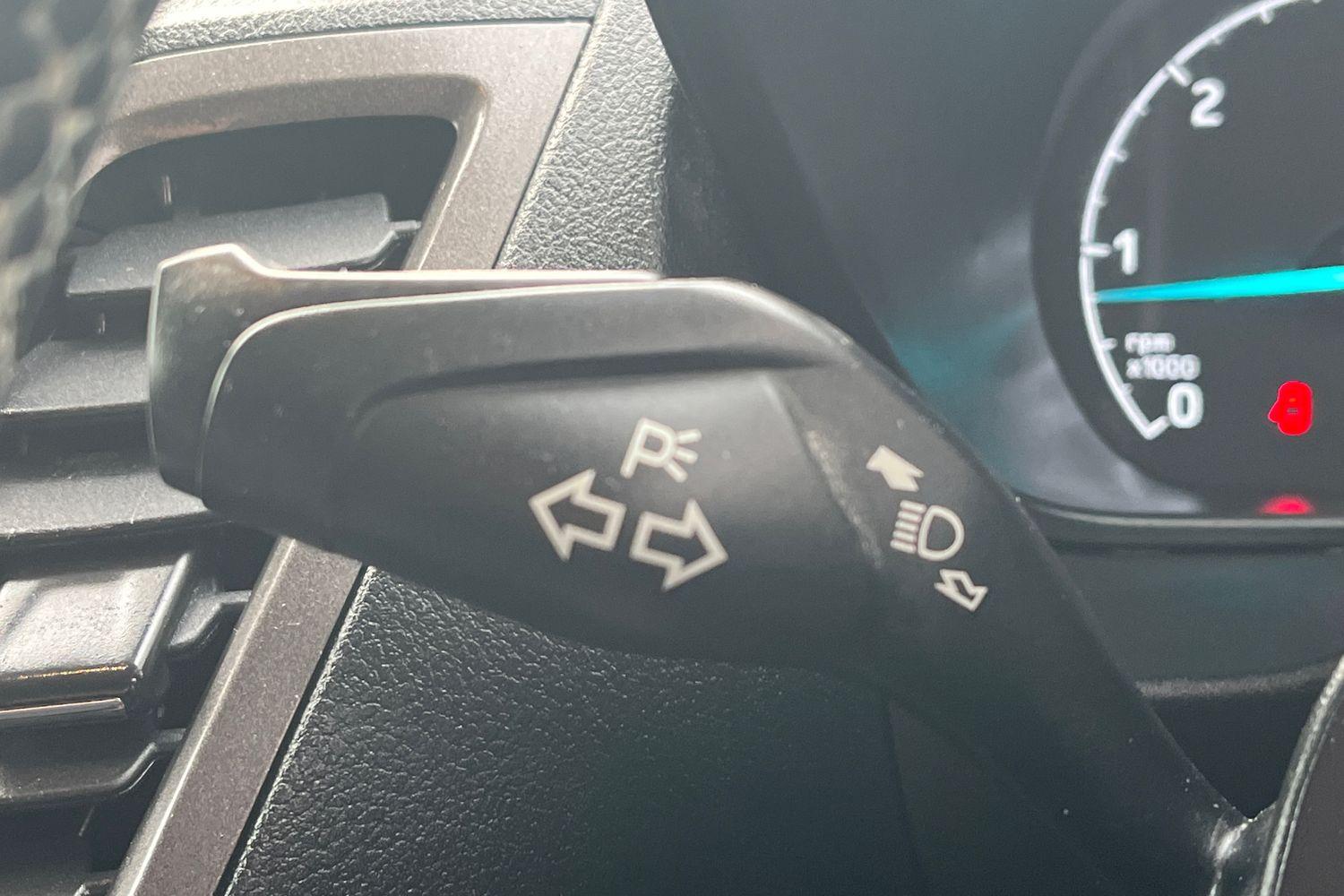 Ford TRANSIT CONNECT Photo 22