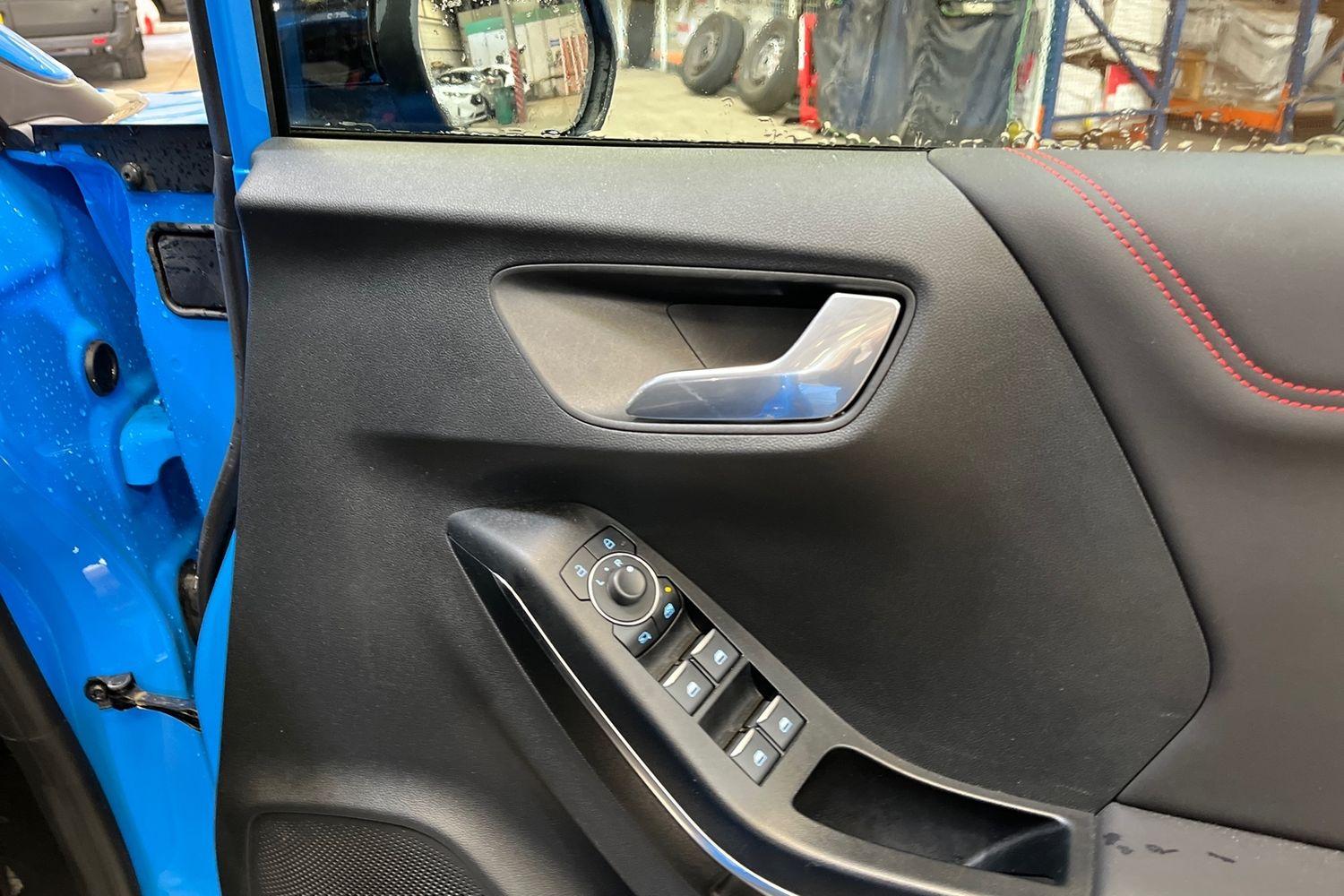 Ford PUMA Photo 24