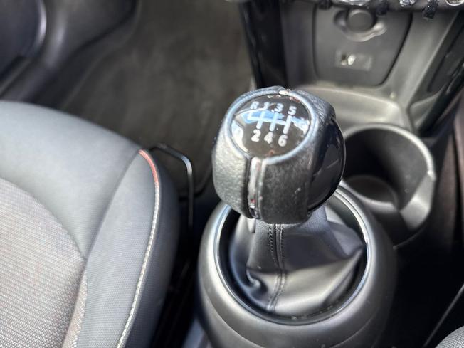 MINI Hatch Photo 32