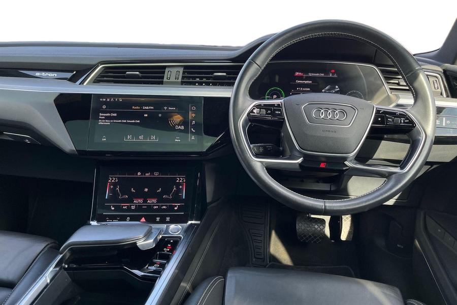 Audi e-tron Photo autoimg-302bf224781c57b73e1f5ad9b0709fc170137c76.jpg
