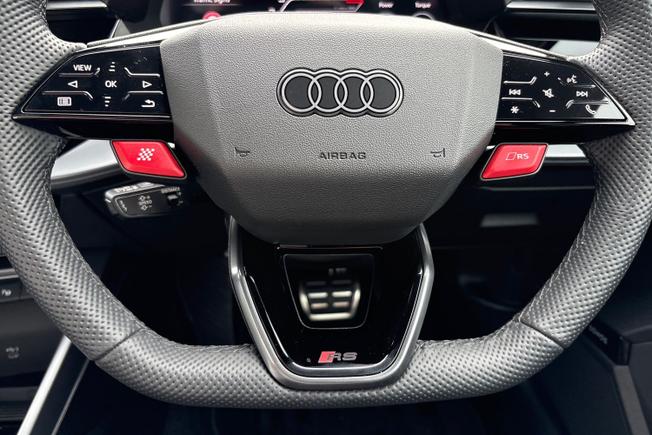 Audi RS3 Photo 47