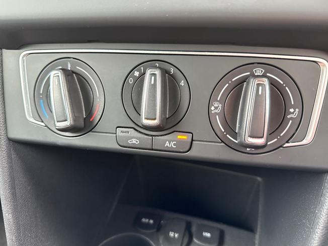 VOLKSWAGEN Polo Photo 34