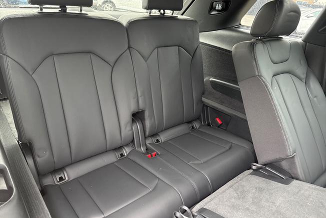 AUDI Q7 Photo 45