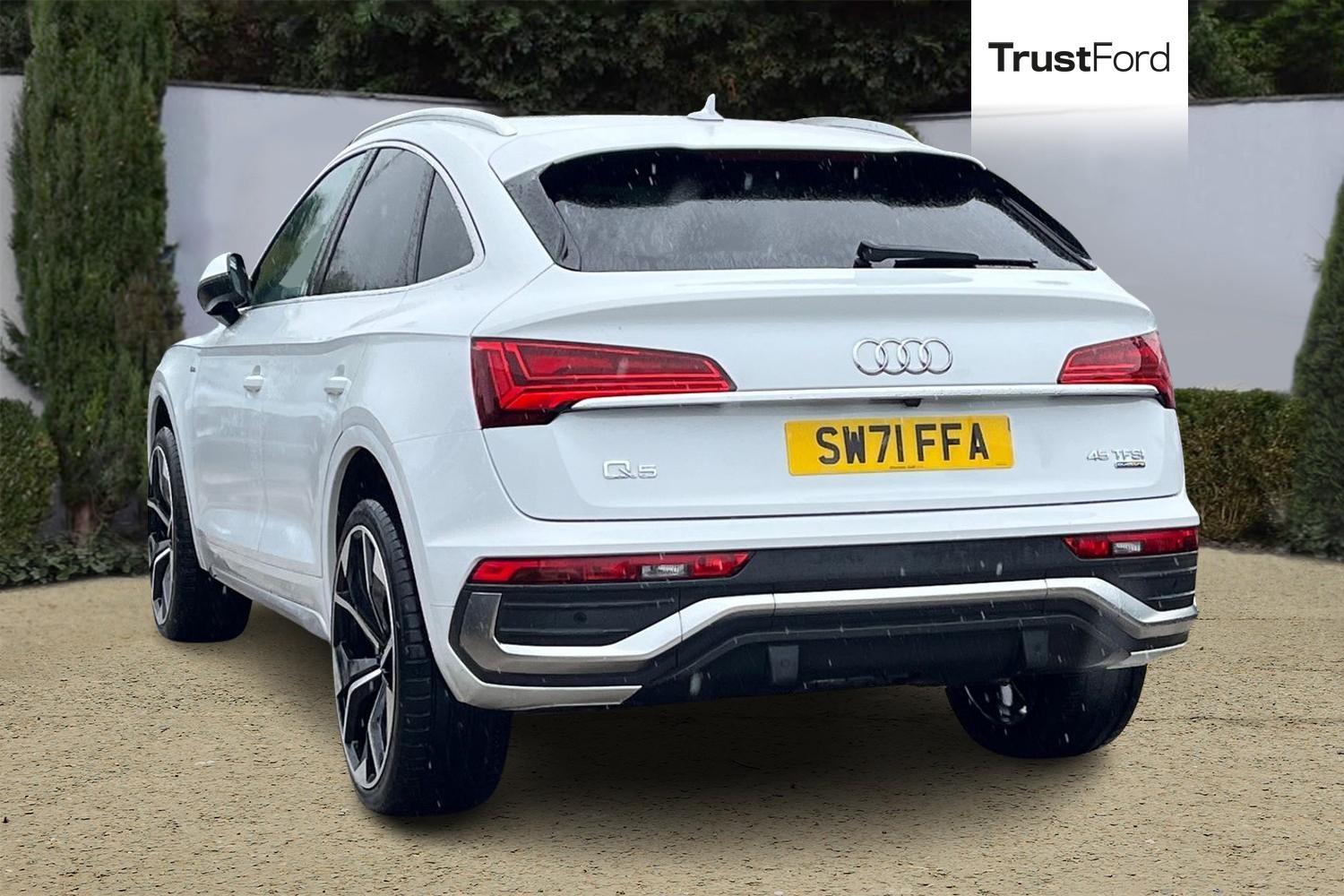 Audi Q5 Photo 1