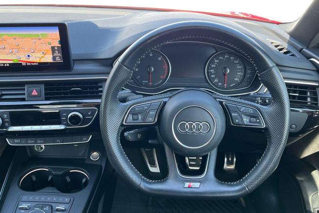 AUDI A4 Photo 11
