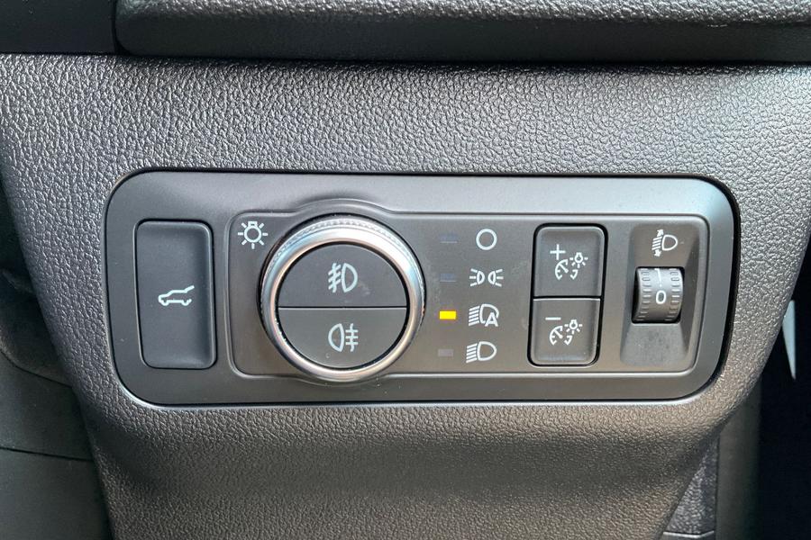Ford Kuga Photo autoimg-303ba74b3a32073a87fa23b89b72c124201ad53c.jpg