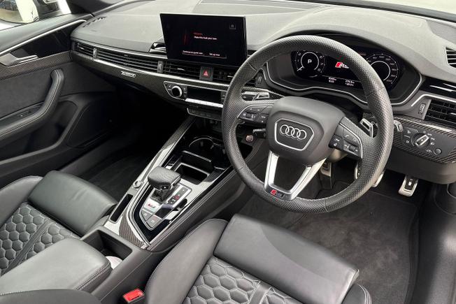 Audi RS4 Photo 6