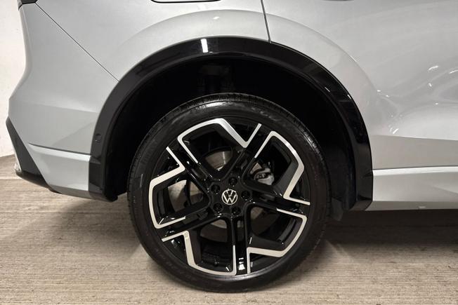 VOLKSWAGEN Tiguan Photo 5