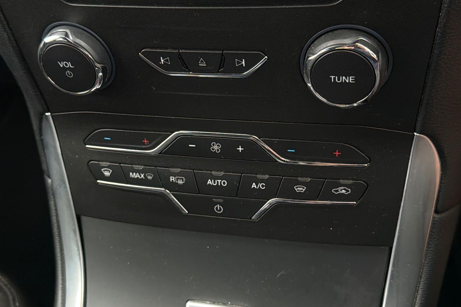 Ford GALAXY Photo 30