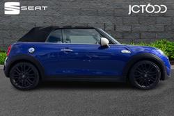 MINI Convertible Photo 4
