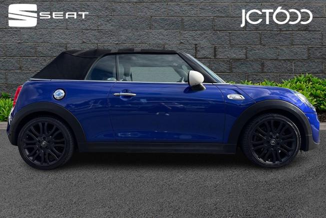 MINI Convertible Photo 4