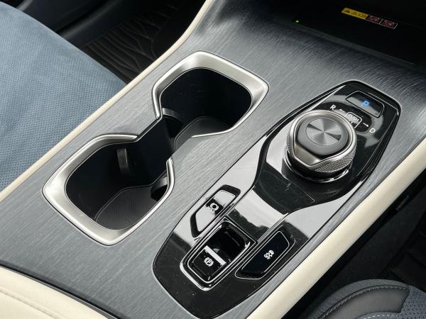 Lexus RZ Photo autoimg-30454fa455f7b9b3348141addd213bd4fc97e8da.jpg