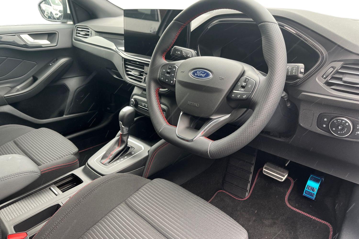 Ford FOCUS Photo 8