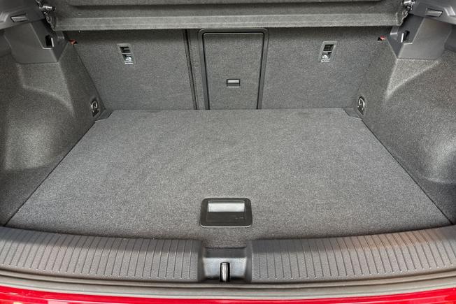 Volkswagen T-Roc Photo 12