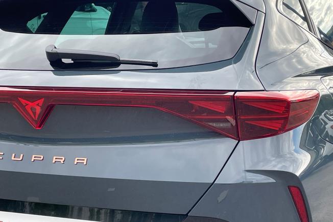 CUPRA Formentor Photo 18